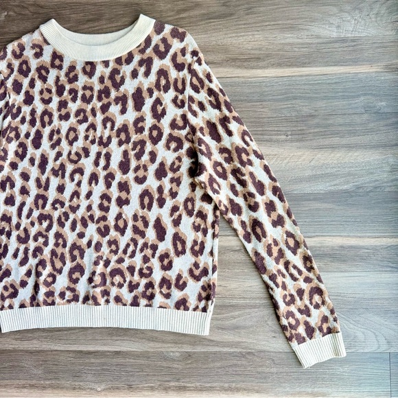 Cozy Minimalist Leopard Print Pullover Sweater Cream Brown - Picture 7 of 9